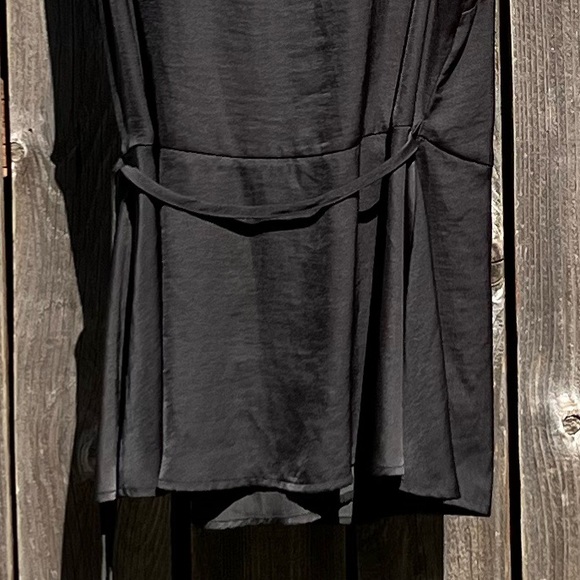 ModCloth Sleeveless Surplice Neckline Wrap Top Black Size Medium - Picture 11 of 16